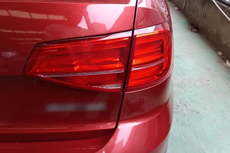 Used Volkswagen Sagitar 2015 1.6L Automatic Comfort Model Right Rear Taillight