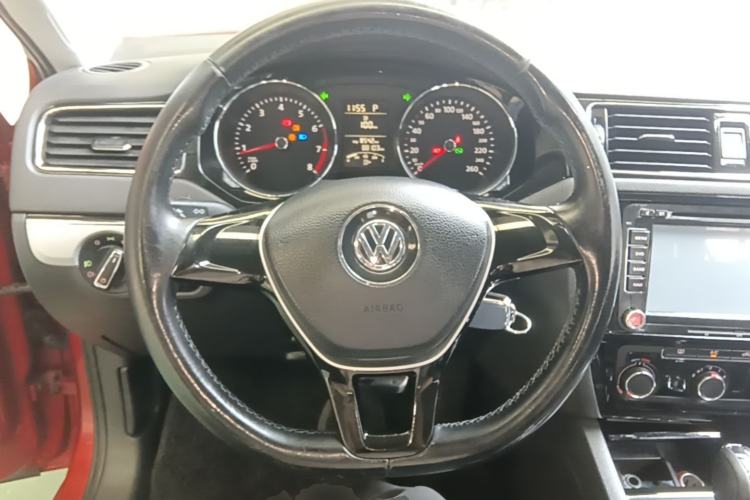 Used Volkswagen Sagitar 2015 1.6L Automatic Comfort Model Steering Wheel