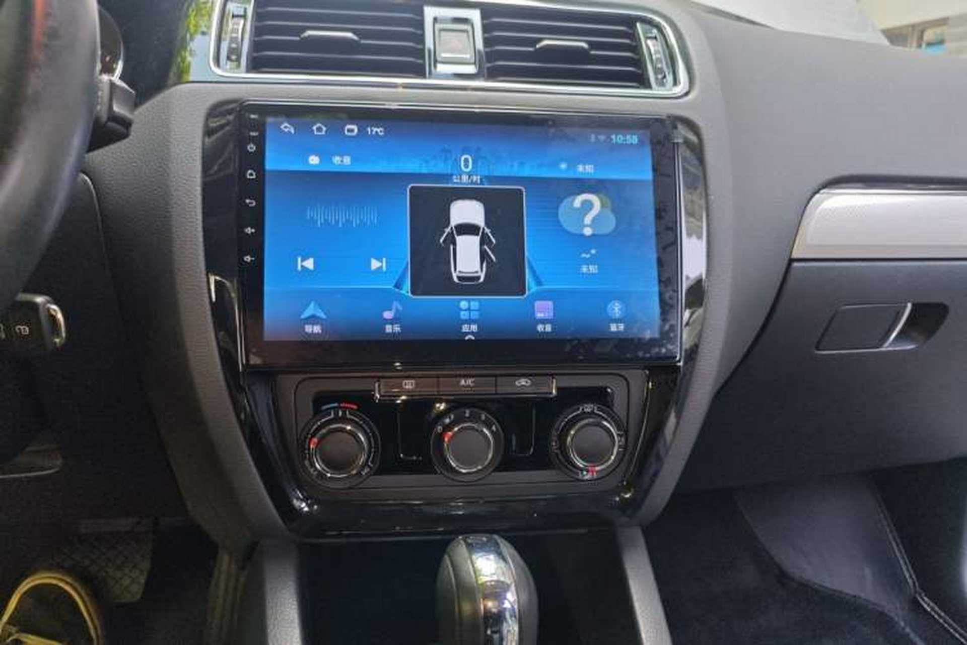 Used Volkswagen Sagitar 2015 1.6L Automatic Comfort Model Audio And AC Panel