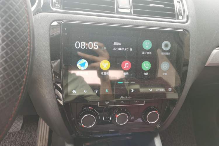 Used Volkswagen Sagitar 2015 1.6L Automatic Comfort Model Audio And AC Panel