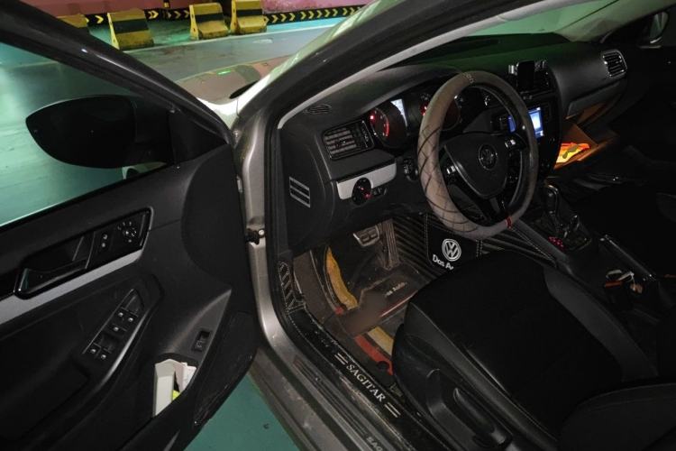 Used Volkswagen Sagitar 2015 1.6L Automatic Comfort Model Driver Seat
