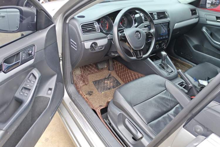Used Volkswagen Sagitar 2015 1.6L Automatic Comfort Model Driver Seat
