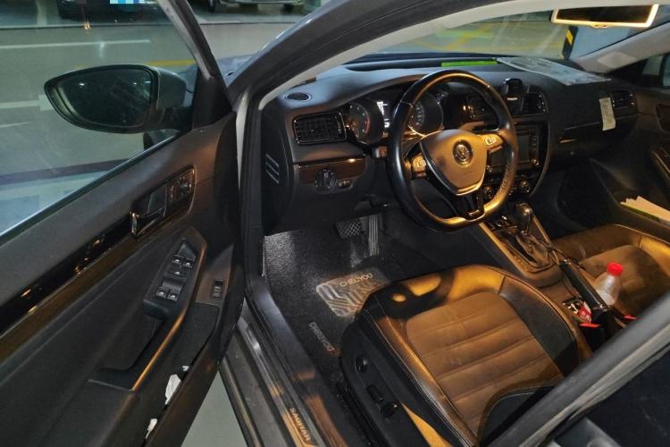 Used Volkswagen Sagitar 2015 280TSI Automatic Flagship Model Driver Seat