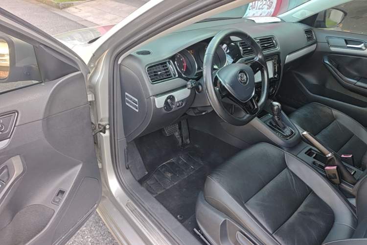 Used Volkswagen Sagitar 2015 1.6L Automatic Comfort Model Driver Seat