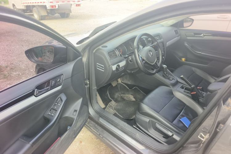 Used Volkswagen Sagitar 2015 1.6L Automatic Comfort Model Driver Seat