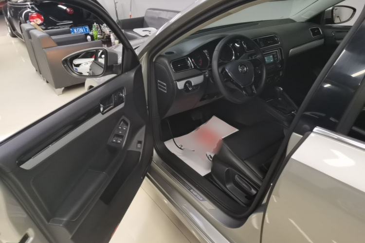 Used Volkswagen Sagitar 2015 1.6L Automatic Comfort Model Driver Seat