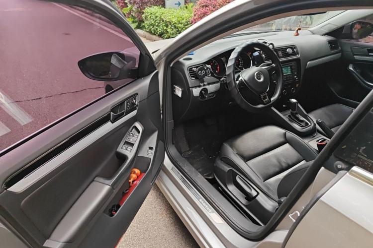 Used Volkswagen Sagitar 2015 1.6L Automatic Comfort Model Driver Seat