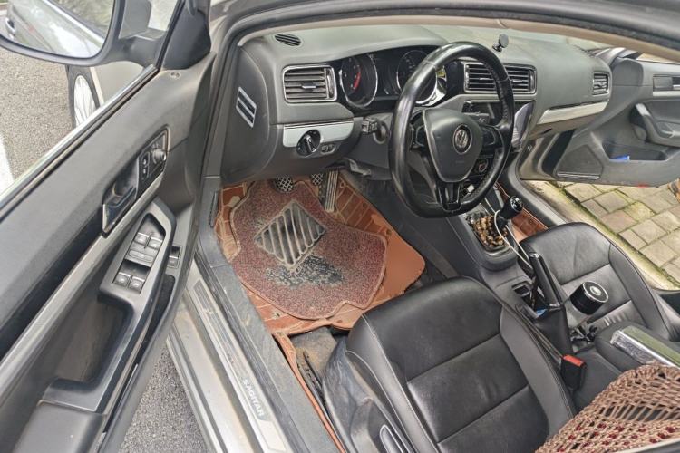 Used Volkswagen Sagitar 2015 1.6L Manual Comfort Model Driver Seat