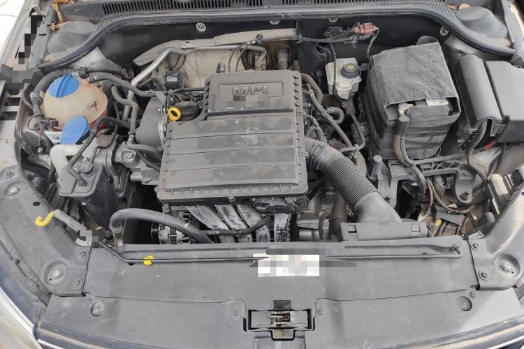 Used Volkswagen Sagitar 2015 1.6L Manual Comfort Model Engine Bay