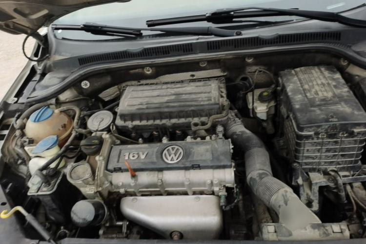 Used Volkswagen Sagitar 2015 1.6L Automatic Comfort Model Engine Bay