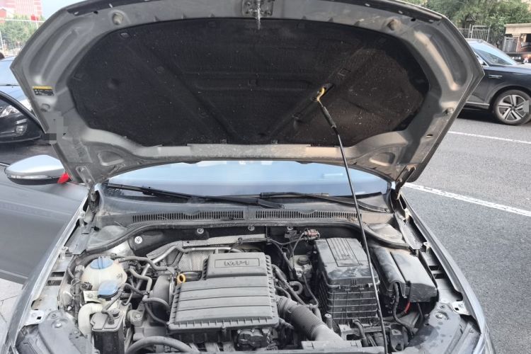 Used Volkswagen Sagitar 2015 1.6L Automatic Comfort Model Engine Bay