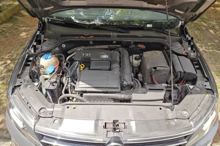 Used Volkswagen Sagitar 2015 230TSI Manual Luxury Edition Engine Bay
