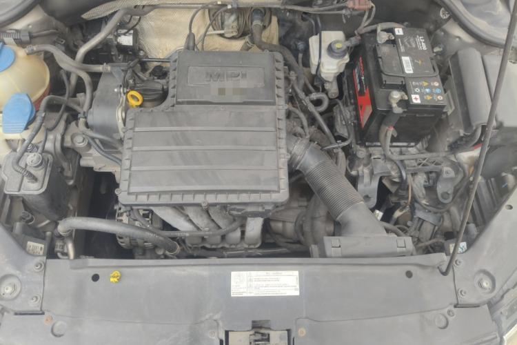 Used Volkswagen Sagitar 2015 1.6L Manual Comfort Model Engine Bay