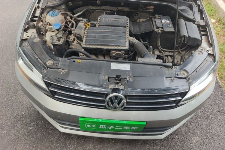 Used Volkswagen Sagitar 2015 1.6L Manual Comfort Model Engine Bay