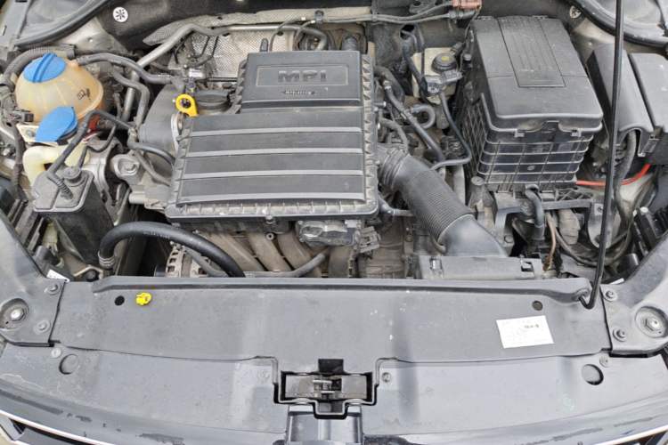 Used Volkswagen Sagitar 2015 1.6L Automatic Comfort Model Engine Bay