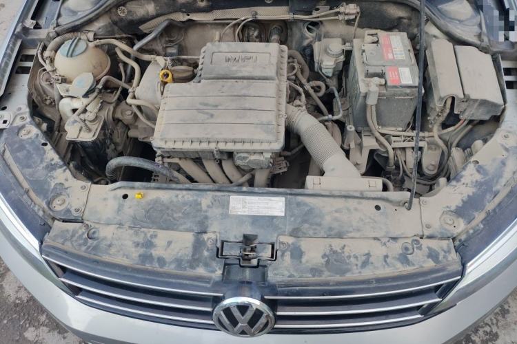 Used Volkswagen Sagitar 2015 1.6L Manual Comfort Model Engine Bay