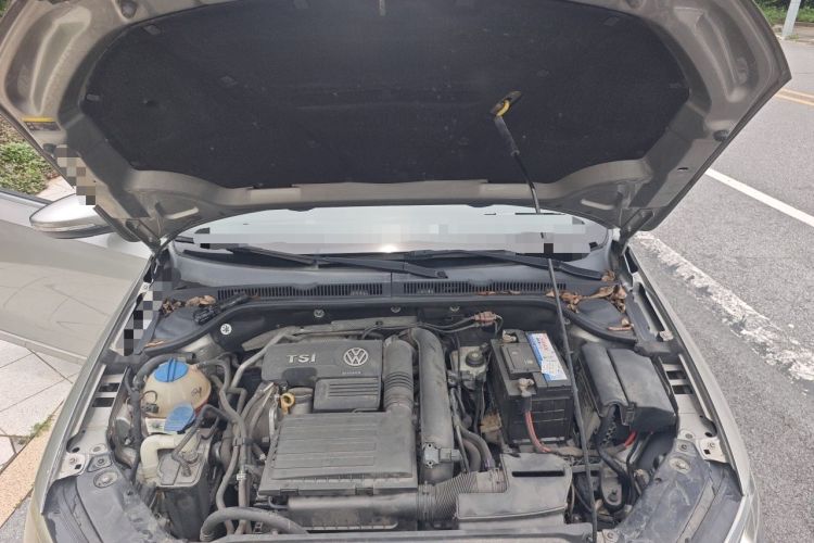 Used Volkswagen Sagitar 2015 230TSI Automatic Comfort Version Engine Bay