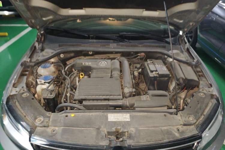 Used Volkswagen Sagitar 2015 230TSI Automatic Comfort Version Engine Bay