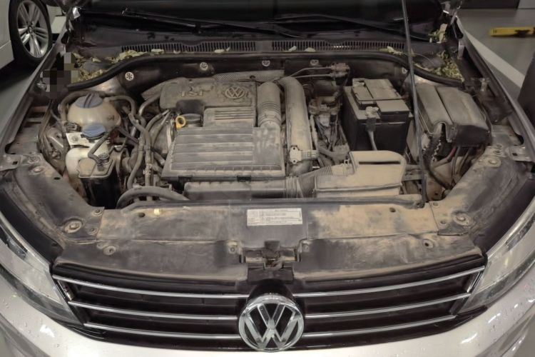Used Volkswagen Sagitar 2015 230TSI Automatic Comfort Version Engine Bay
