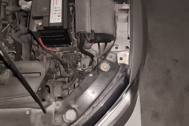 Used Volkswagen Sagitar 2015 230TSI Automatic Comfort Version Engine Bay Left