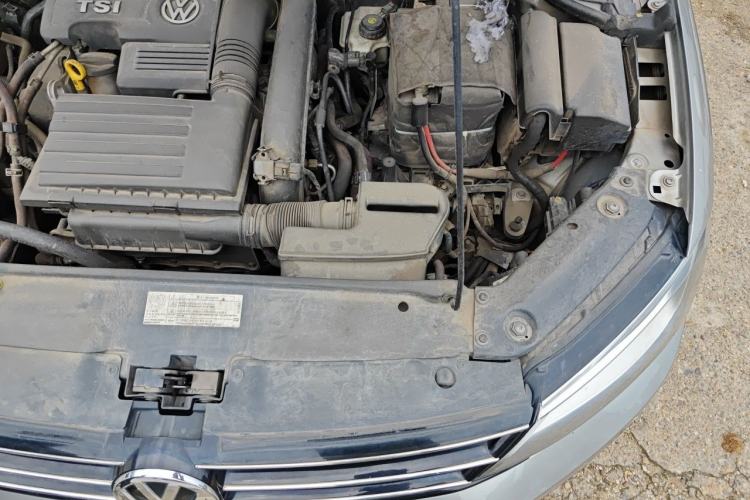 Used Volkswagen Sagitar 2015 230TSI Automatic Comfort Version Engine Bay Left