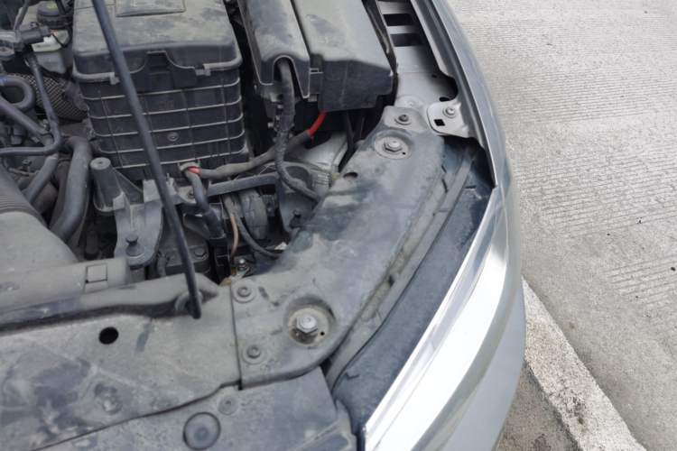 Used Volkswagen Sagitar 2015 1.6L Automatic Comfort Model Engine Bay Left