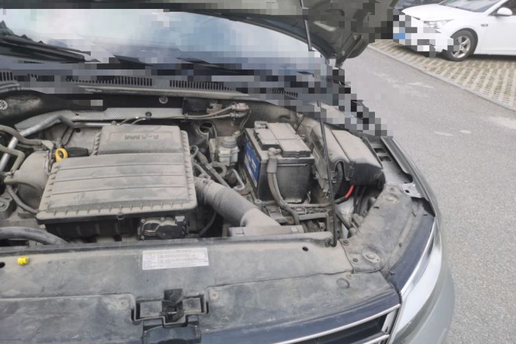 Used Volkswagen Sagitar 2015 1.6L Manual Comfort Model Engine Bay Left