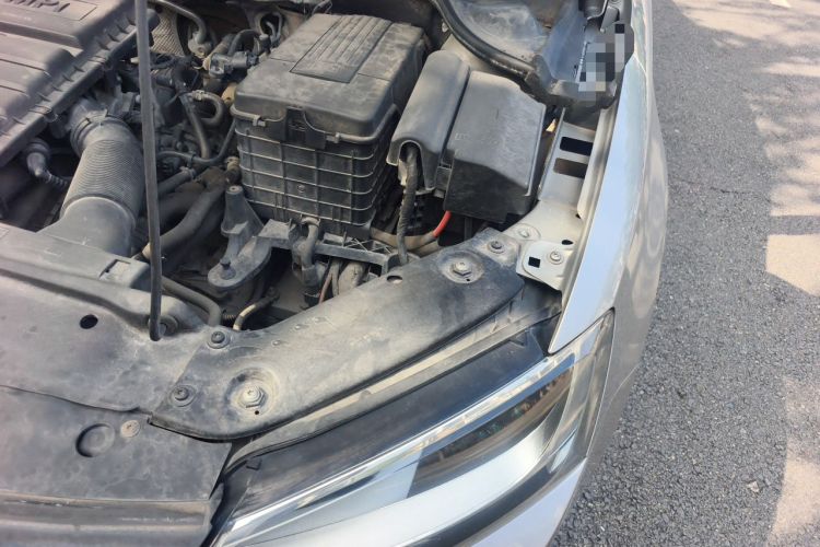 Used Volkswagen Sagitar 2015 1.6L Automatic Comfort Model Engine Bay Left
