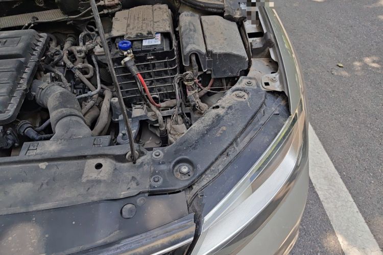 Used Volkswagen Sagitar 2015 1.6L Automatic Comfort Model Engine Bay Left