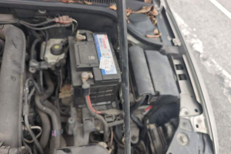 Used Volkswagen Sagitar 2015 230TSI Automatic Comfort Version Engine Bay Left