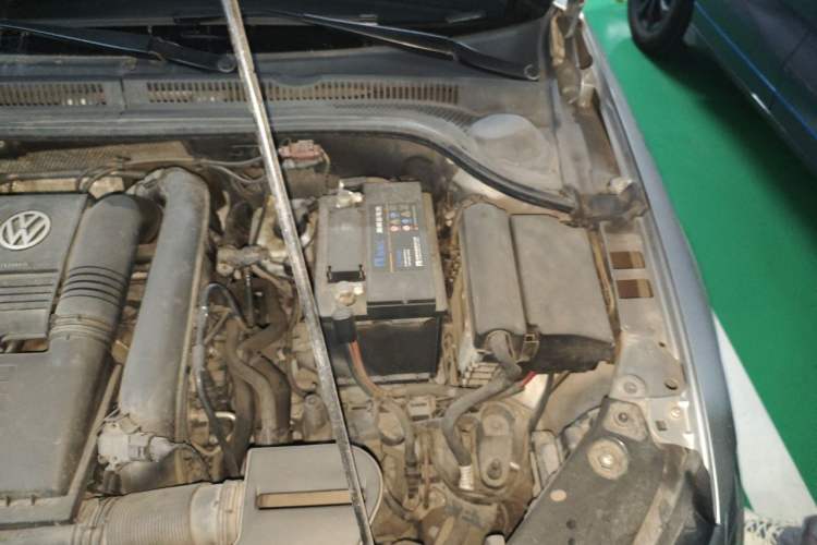 Used Volkswagen Sagitar 2015 230TSI Automatic Comfort Version Engine Bay Left