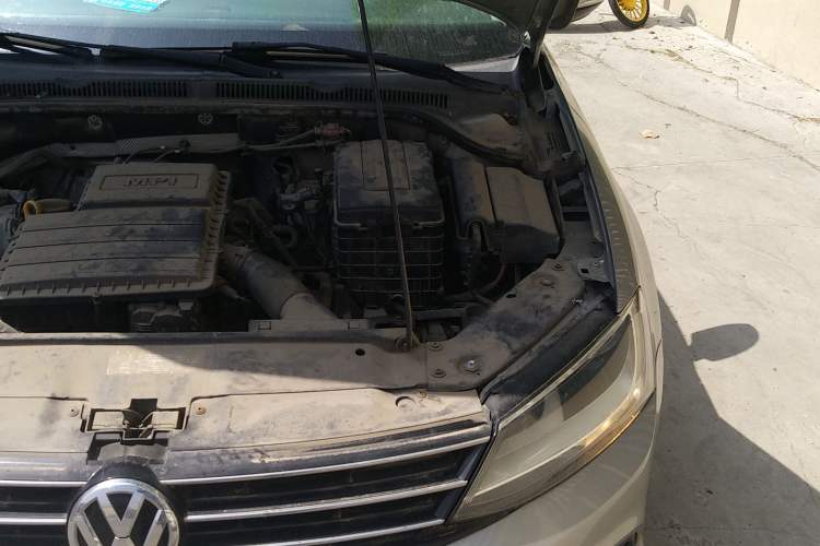 Used Volkswagen Sagitar 2015 1.6L Automatic Comfort Model Engine Bay Left