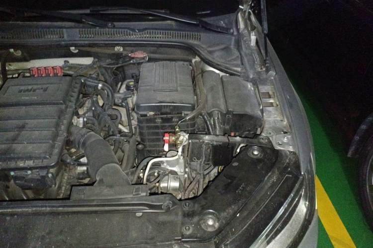 Used Volkswagen Sagitar 2015 1.6L Automatic Comfort Model Engine Bay Left