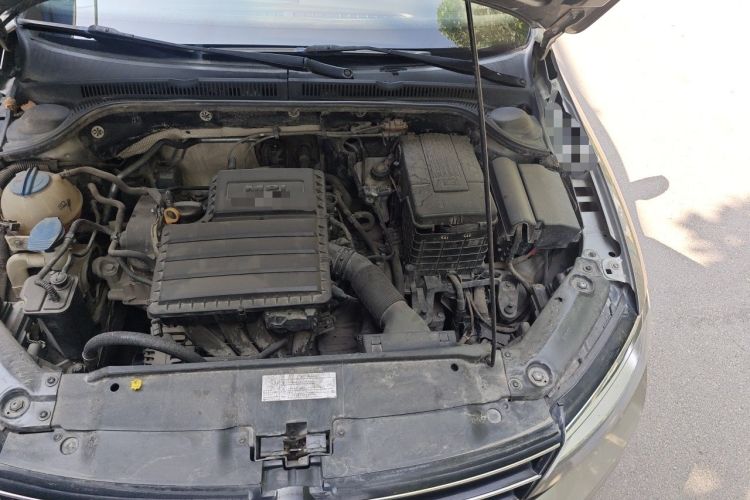 Used Volkswagen Sagitar 2015 1.6L Automatic Comfort Model Engine Bay Left