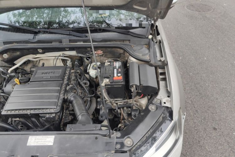 Used Volkswagen Sagitar 2015 1.6L Manual Fashion Edition Engine Bay Left
