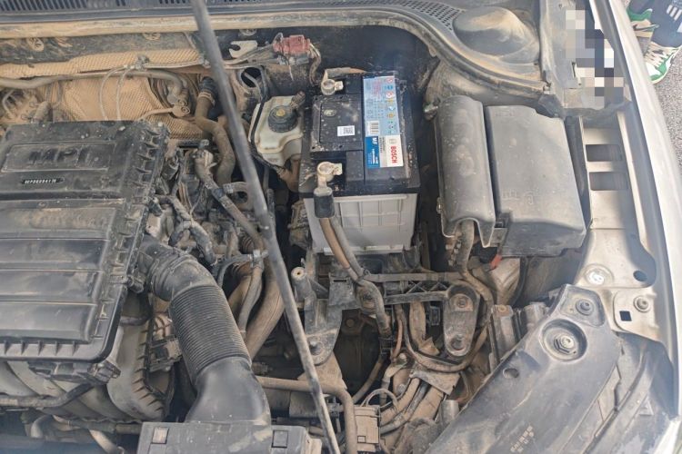 Used Volkswagen Sagitar 2015 1.6L Manual Comfort Model Engine Bay Left