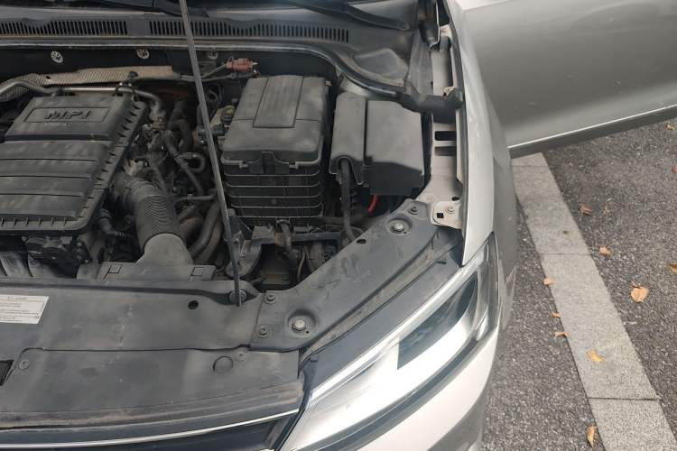 Used Volkswagen Sagitar 2015 1.6L Automatic Comfort Model Engine Bay Left