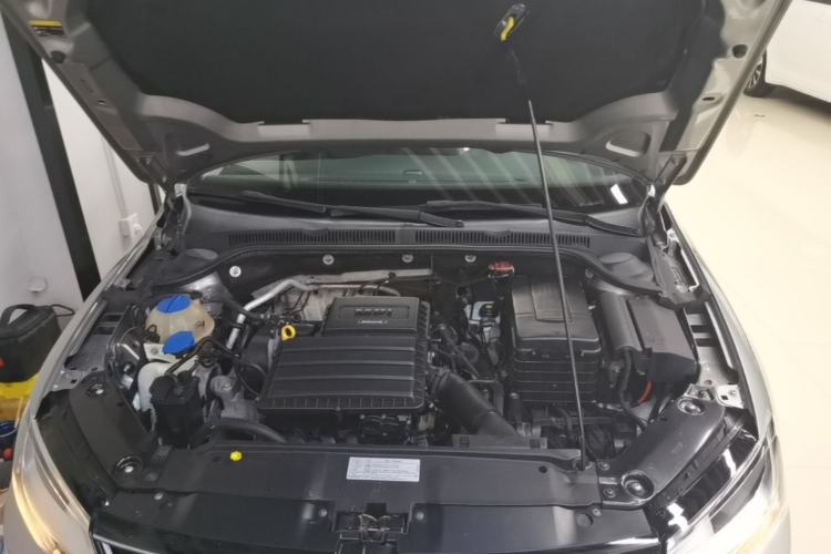 Used Volkswagen Sagitar 2015 1.6L Automatic Comfort Model Engine Bay