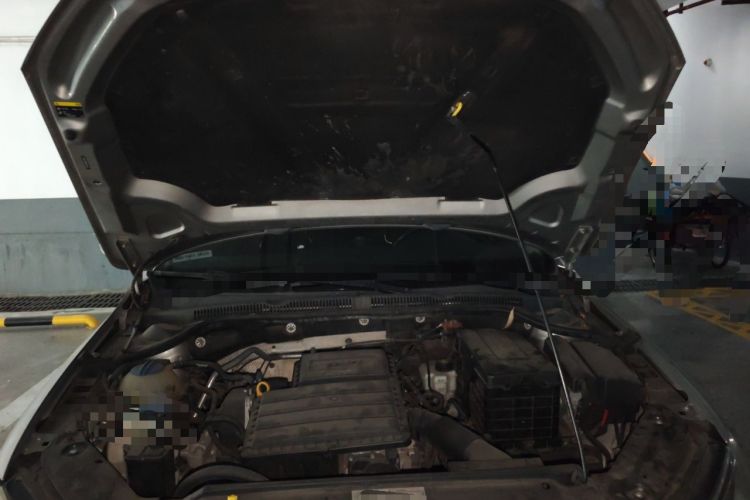 Used Volkswagen Sagitar 2015 1.6L Manual Comfort Model Engine Bay