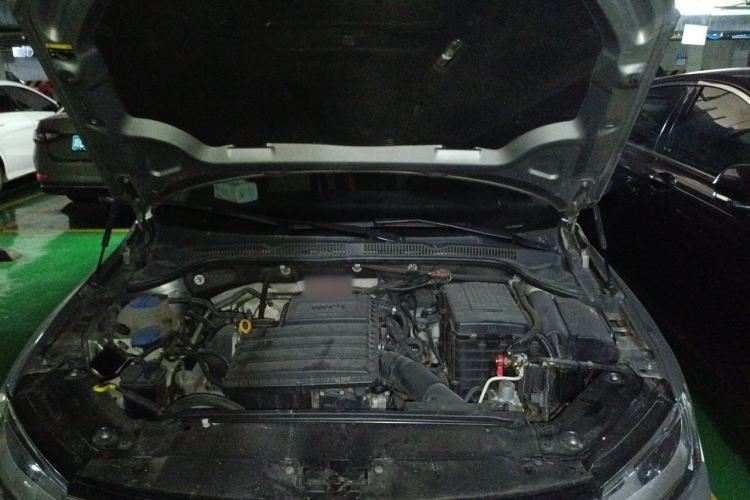 Used Volkswagen Sagitar 2015 1.6L Automatic Comfort Model Engine Bay