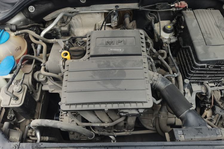 Used Volkswagen Sagitar 2015 1.6L Automatic Comfort Model Engine Bay