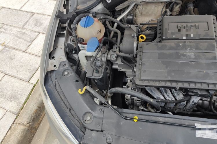 Used Volkswagen Sagitar 2015 1.6L Manual Comfort Model Engine Bay Right