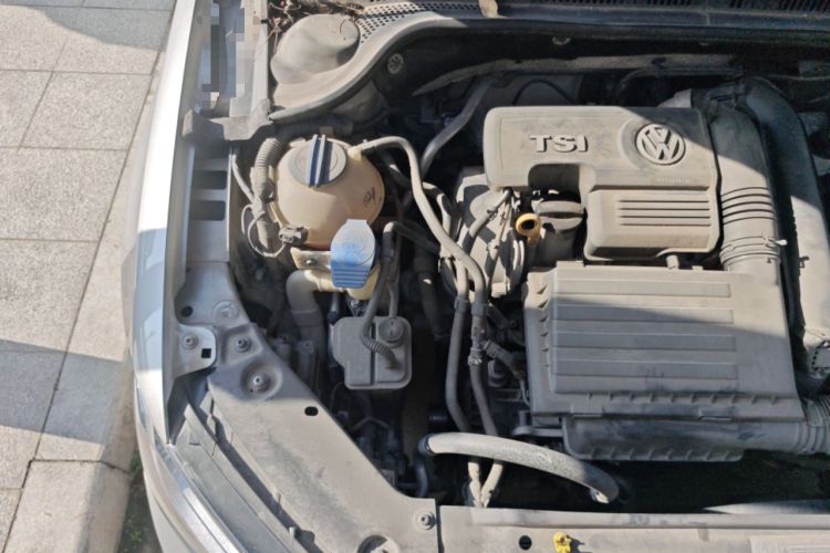 Used Volkswagen Sagitar 2015 230TSI Automatic Comfort Version Engine Bay Right