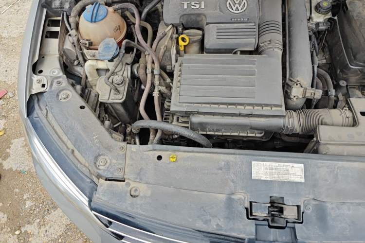 Used Volkswagen Sagitar 2015 230TSI Automatic Comfort Version Engine Bay Right