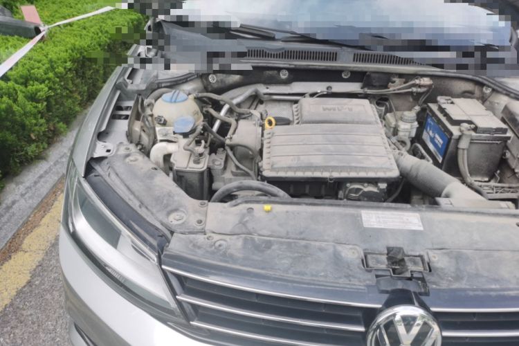 Used Volkswagen Sagitar 2015 1.6L Manual Comfort Model Engine Bay Right