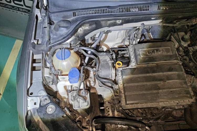Used Volkswagen Sagitar 2015 1.6L Automatic Comfort Model Engine Bay Right