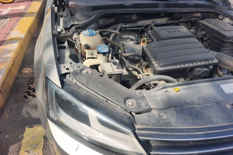 Used Volkswagen Sagitar 2015 1.6L Automatic Comfort Model Engine Bay Right