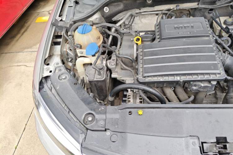Used Volkswagen Sagitar 2015 1.6L Automatic Comfort Model Engine Bay Right