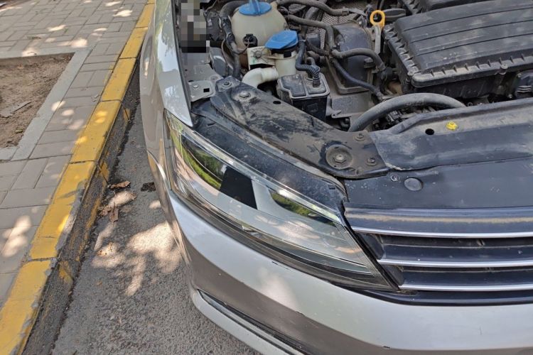 Used Volkswagen Sagitar 2015 1.6L Automatic Comfort Model Engine Bay Right