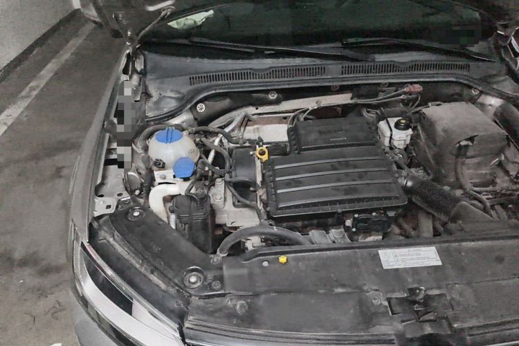 Used Volkswagen Sagitar 2015 1.6L Manual Comfort Model Engine Bay Right